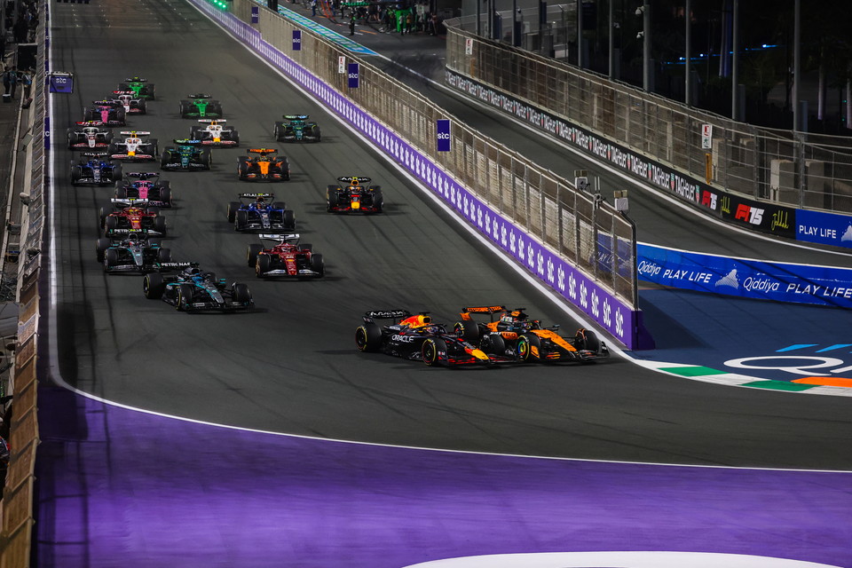 2025 FORMULA 1 (R)
