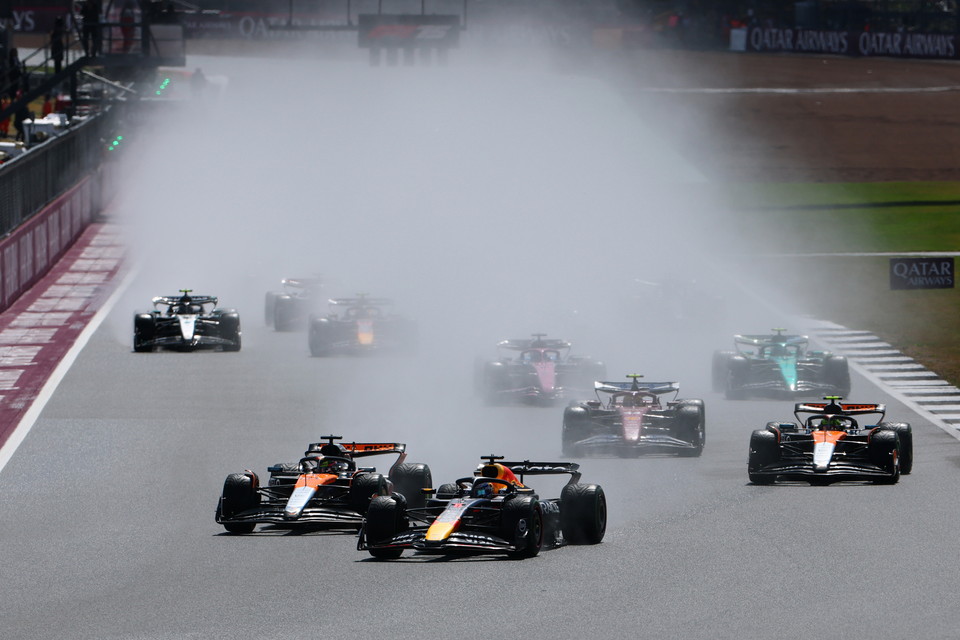 2025 FORMULA 1 (R)