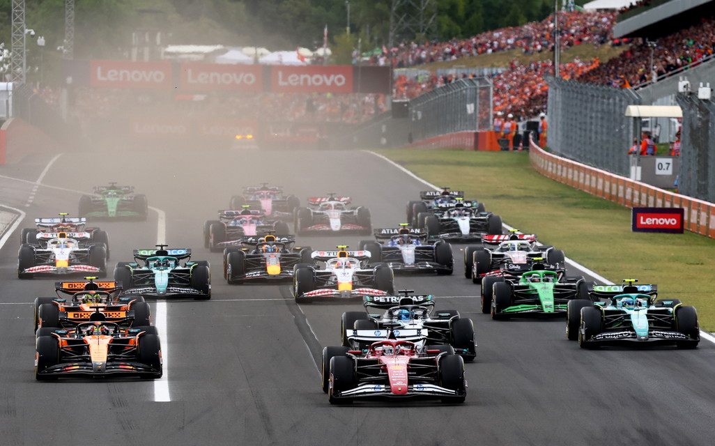 2025 FORMULA 1 (R)