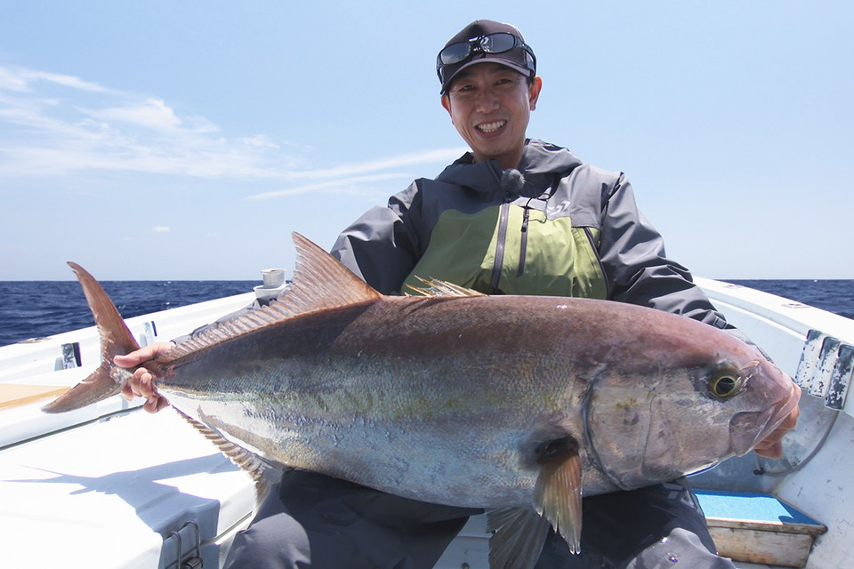 Dz SALT EDGE 3 最新ジギングタックルを手に激流の明石エリアで青物を狙う