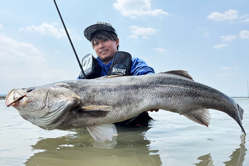 RAD SALT 27　番組初フィールド・青森県で90cm超えのモンスターシーバスを追う