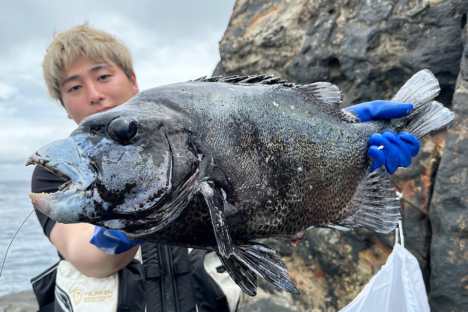 磯釣りギャラリー　魅惑のフィールド・小笠原諸島で磯の王者・イシダイを追う